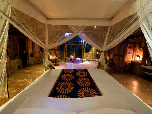 Nkwichi Lodge - bedroom